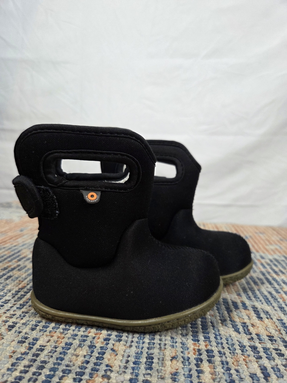 Bogs Kids Black Pull-On Handle Winter Boots Size 5